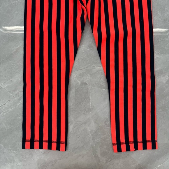 Women’s Lululemon Wunder Under Crop Leggings Sea Stripe Light Flare Size 4 - Picture 9 of 16